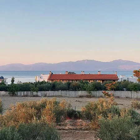 Chris House - ξυλόκαστρο Holiday home