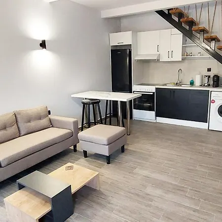 Chris House - ξυλόκαστρο Holiday home *