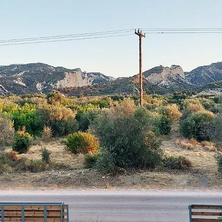 Chris House - ξυλόκαστρο Holiday home *